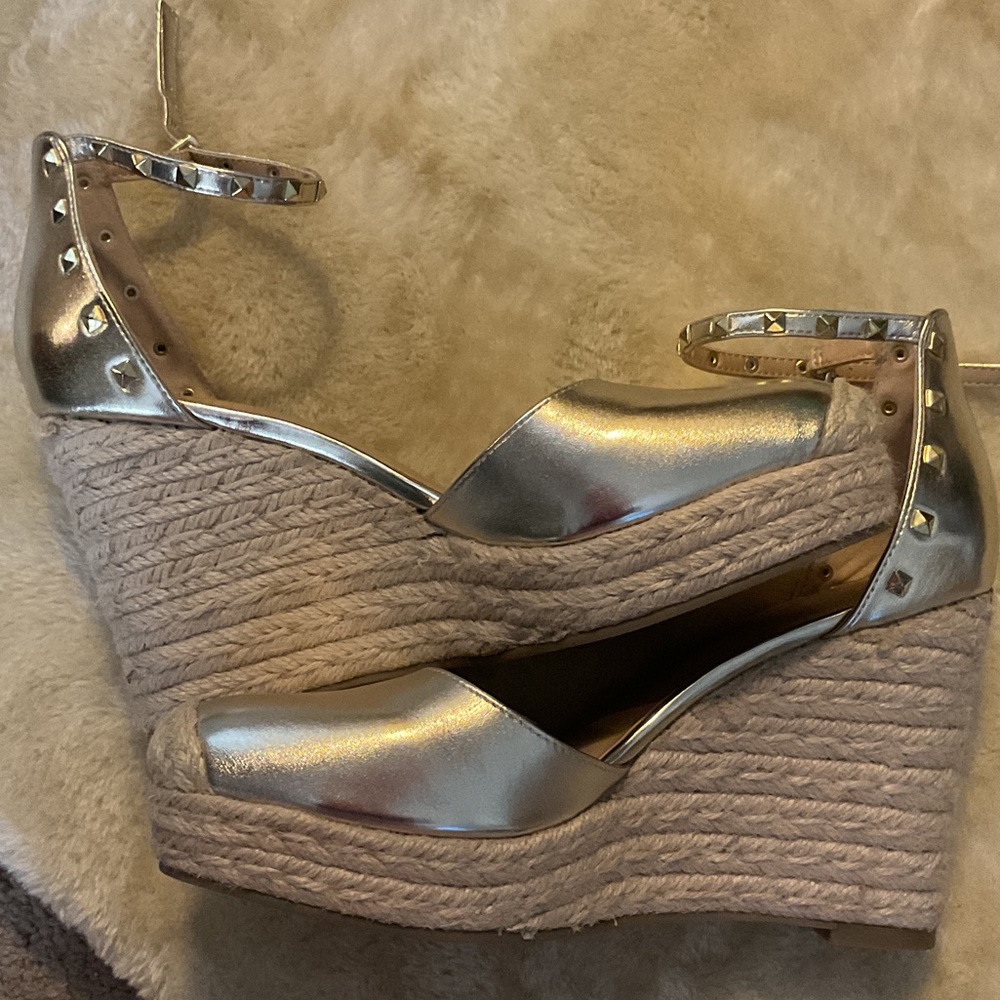 Thalia Sodi Metallic Silver Wedge Shoes - Picture 5 of 5